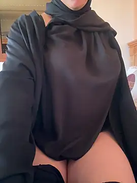 Snapshot of Sindrila_ chatting on 02/26/25, 06:32 Sindrila online show from 02/26/25, 06:32