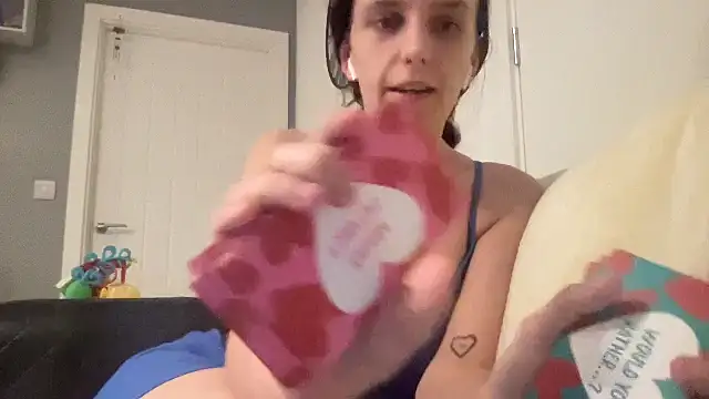 Snapshot of dixie_leigh chatting on 01/06/25, 09:22 dixie leigh online show from 01/06/25, 09:22