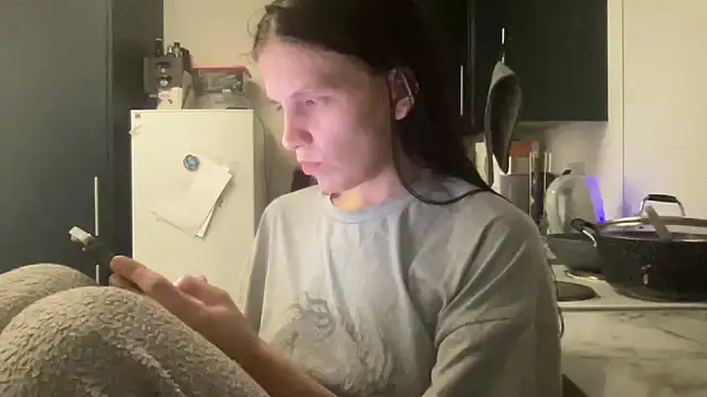 Snapshot of dixie_leigh chatting on 02/22/25, 08:42 dixie leigh online show from 02/22/25, 08:42