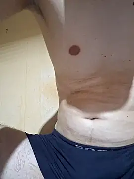 Snapshot of Uncutb0y chatting on 01/09/25, 02:54 Uncutb0y online show from 01/09/25, 02:54