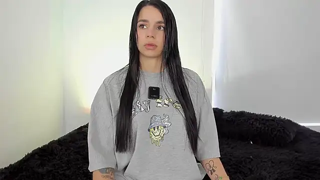 Laurensmith9 online show from 11/22/25, 01:54