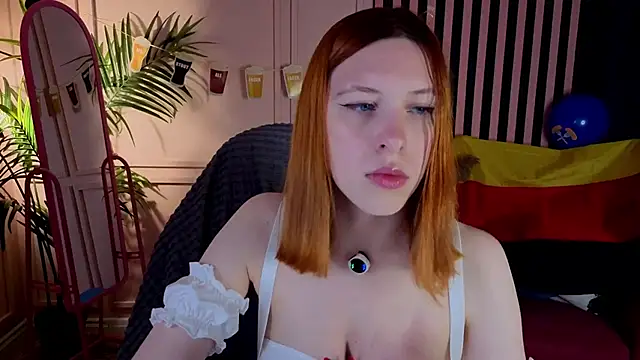 Mikka Blush online show from 09/29/25, 10:36