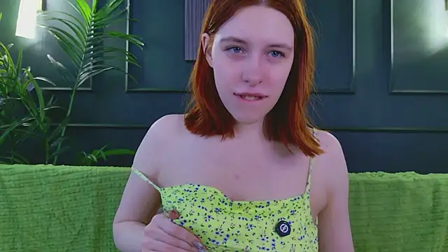 Snapshot of Mikka_Blush chatting on 05/19/26, 03:35 Mikka Blush online show from 05/19/26, 03:35