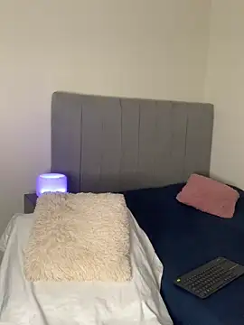 Julii- online show from 02/01/25, 03:52