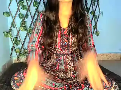 Snapshot of SIYA_MAVI chatting on 01/13/25, 12:13 SIYA MAVI online show from 01/13/25, 12:13