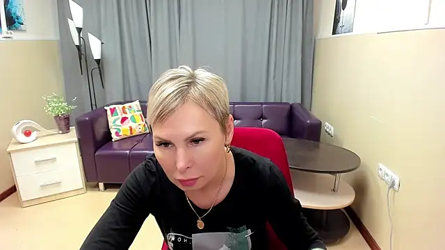 Snapshot of Hot_stuff6 chatting on 01/08/25, 10:04 Hot stuff6 online show from 01/08/25, 10:04