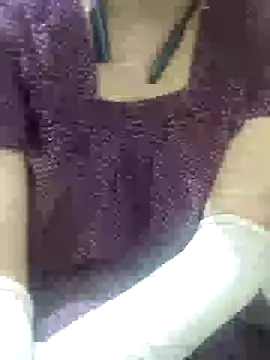 Snapshot of mallupriyapriya chatting on 01/14/25, 04:40 mallupriyapriya online show from 01/14/25, 04:40