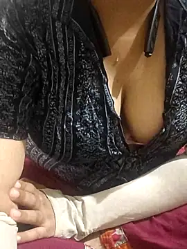 Snapshot of mallupriyapriya chatting on 03/15/25, 05:30 mallupriyapriya online show from 03/15/25, 05:30