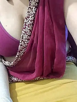 Snapshot of mallupriyapriya chatting on 05/12/26, 05:15 mallupriyapriya online show from 05/12/26, 05:15