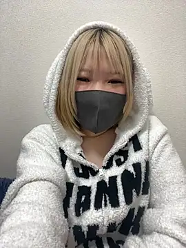 Hikaru-chan online show from 03/13/25, 10:10