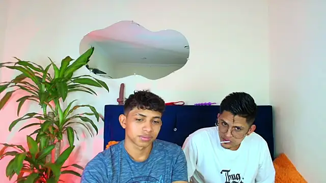 twinkmilk  online show from 01/23/25, 07:29