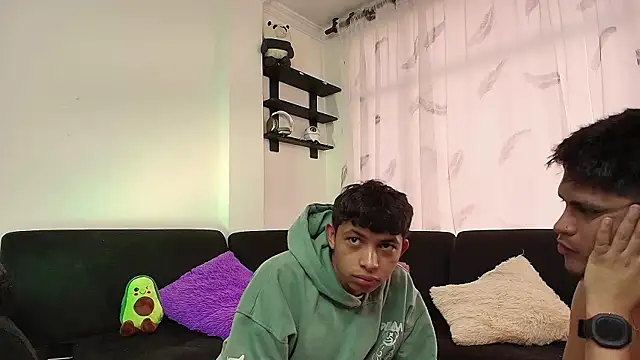 twinkmilk  online show from 02/14/25, 01:18