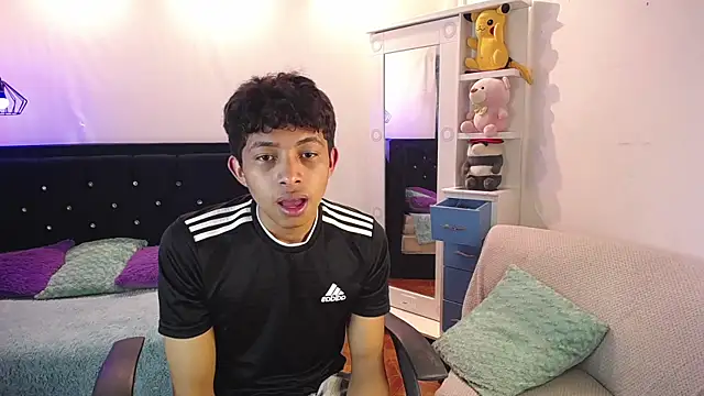 twinkmilk  online show from 03/07/25, 12:37