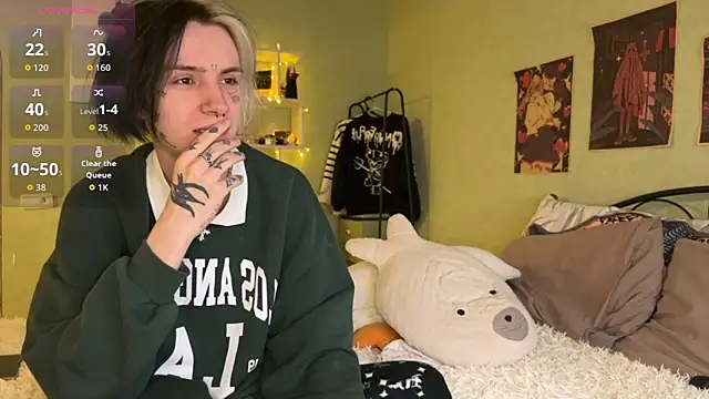 VeryRare TwinS online show from 10/31/25, 08:21