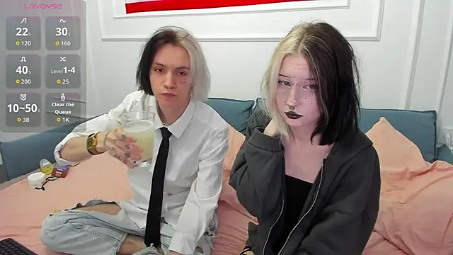 Snapshot of VeryRare_TwinS chatting on 05/05/26, 03:31 VeryRare TwinS online show from 05/05/26, 03:31