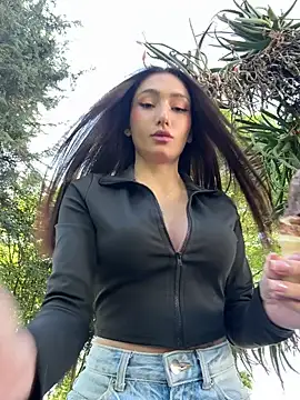 Snapshot of Maddy_Jones chatting on 01/18/25, 08:09 Maddy Jones online show from 01/18/25, 08:09