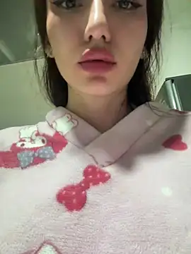 Snapshot of Maddy_Jones chatting on 02/15/25, 04:25 Maddy Jones online show from 02/15/25, 04:25