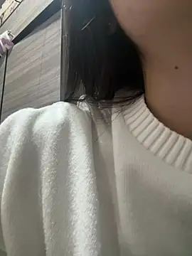 Snapshot of Maddy_Jones chatting on 02/22/25, 06:19 Maddy Jones online show from 02/22/25, 06:19