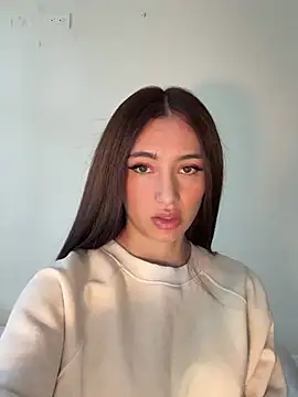 Snapshot of Maddy_Jones chatting on 03/04/25, 04:09 Maddy Jones online show from 03/04/25, 04:09