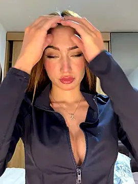 Snapshot of Maddy_Jones chatting on 11/22/25, 03:38 Maddy Jones online show from 11/22/25, 03:38