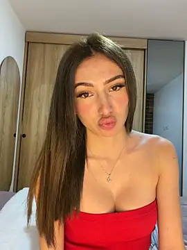 Snapshot of Maddy_Jones chatting on 11/24/25, 04:01 Maddy Jones online show from 11/24/25, 04:01