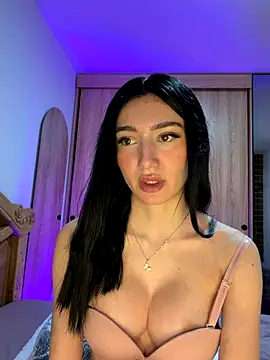 Snapshot of Maddy_Jones chatting on 11/29/25, 02:36 Maddy Jones online show from 11/29/25, 02:36