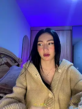 Snapshot of Maddy_Jones chatting on 12/15/25, 01:21 Maddy Jones online show from 12/15/25, 01:21