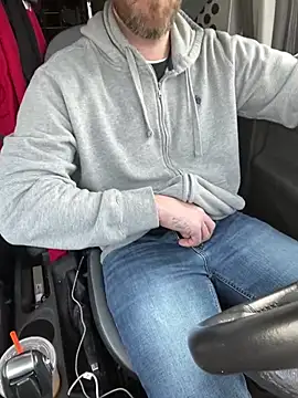 Snapshot of coreyl9718 chatting on 02/08/25, 07:05 coreyl9718 online show from 02/08/25, 07:05