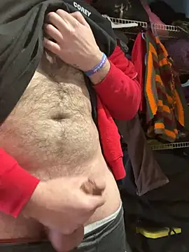 Snapshot of coreyl9718 chatting on 02/19/25, 07:38 coreyl9718 online show from 02/19/25, 07:38