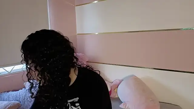 Charlotte  Miller online show from 10/22/25, 11:43