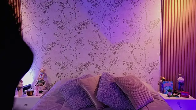 Charlotte  Miller online show from 04/10/26, 11:37