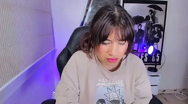 Snapshot of Ji_Eun chatting on 01/05/25, 03:34 Ji Eun online show from 01/05/25, 03:34