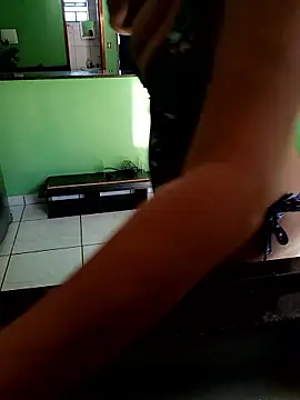 Snapshot of AliceRuivinha2 chatting on 02/21/26, 10:27 AliceRuivinha2 online show from 02/21/26, 10:27