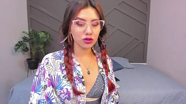 Snapshot of iriis_rosse chatting on 01/30/25, 08:31 iriis rosse online show from 01/30/25, 08:31