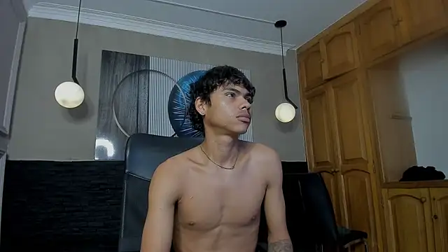 adam piarse01 online show from 02/09/25, 09:17