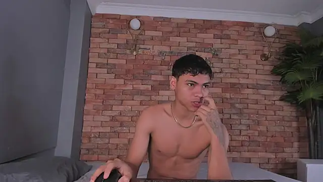 adam piarse01 online show from 11/27/25, 10:56