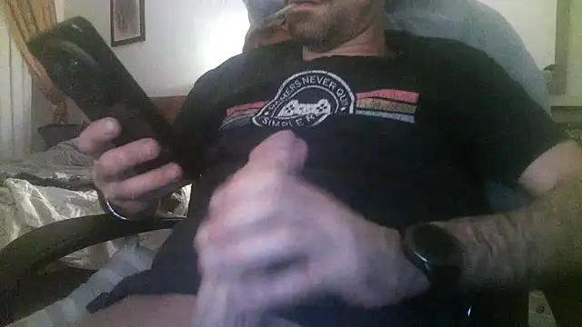 Snapshot of Patrickhound chatting on 11/21/25, 01:15 Patrickhound online show from 11/21/25, 01:15