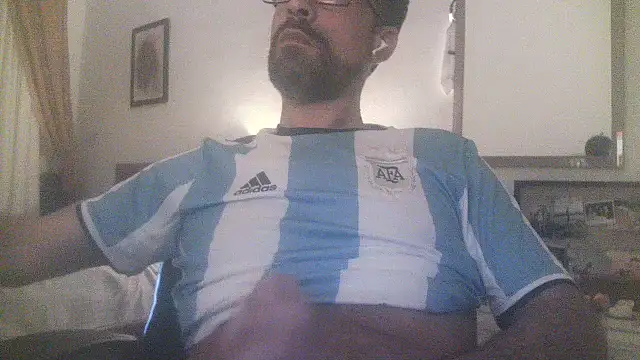Snapshot of Patrickhound chatting on 07/16/26, 01:00 Patrickhound online show from 07/16/26, 01:00