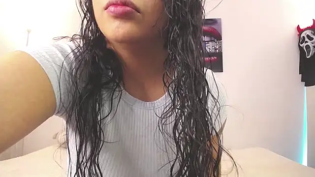 downsonMia online show from 02/05/25, 11:17