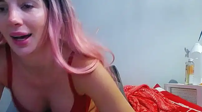 Snapshot of LeaHotxx chatting on 01/14/25, 07:21 LeaHotxx online show from 01/14/25, 07:21