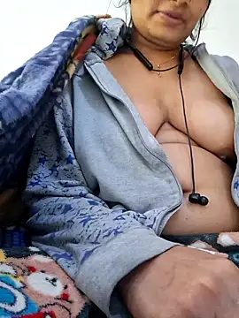 Snapshot of Tanu-Call-Me chatting on 01/16/25, 09:05 Tanu-Call-Me online show from 01/16/25, 09:05