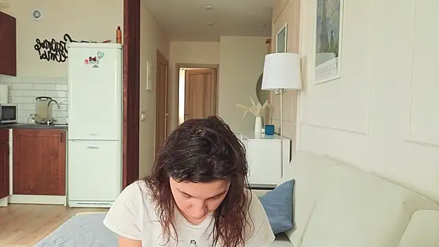 KristineEsme online show from 10/23/25, 04:56