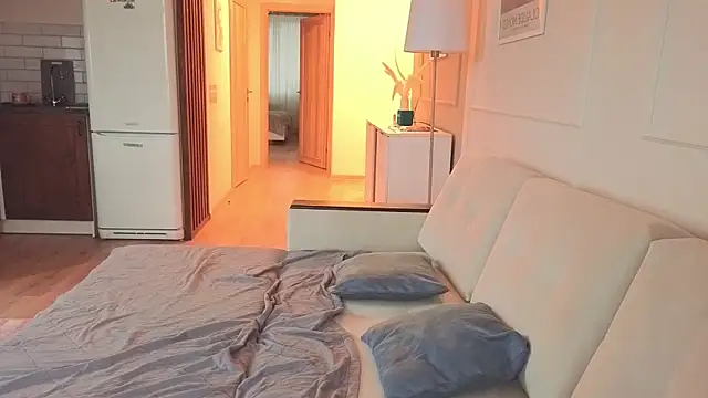 KristineEsme online show from 11/23/25, 05:07