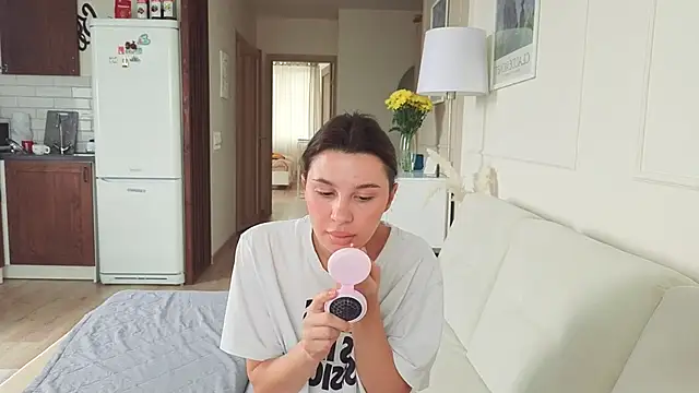 KristineEsme online show from 04/23/26, 05:19