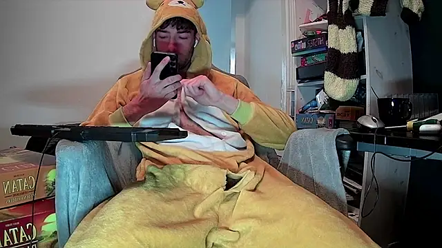 Snapshot of onesieboyx chatting on 03/31/26, 01:00 onesieboyx online show from 03/31/26, 01:00