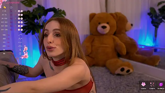 Snapshot of LunaBlossomX chatting on 01/12/25, 02:45 LunaBlossomX online show from 01/12/25, 02:45