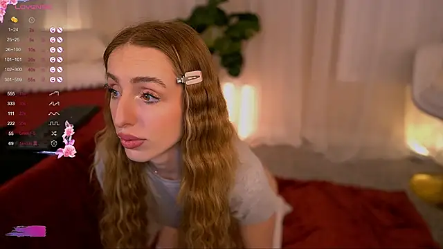 Snapshot of LunaBlossomX chatting on 02/26/25, 12:05 LunaBlossomX online show from 02/26/25, 12:05