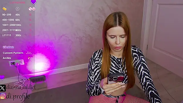 Snapshot of uhlala__ chatting on 02/19/25, 08:12 uhlala online show from 02/19/25, 08:12