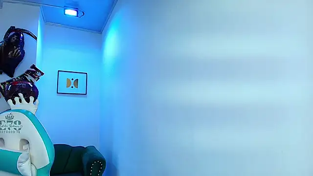 Snapshot of Arianna_sweeet chatting on 10/29/25, 03:42 Arianna sweeet online show from 10/29/25, 03:42