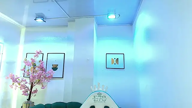 Snapshot of Arianna_sweeet chatting on 11/27/25, 03:30 Arianna sweeet online show from 11/27/25, 03:30